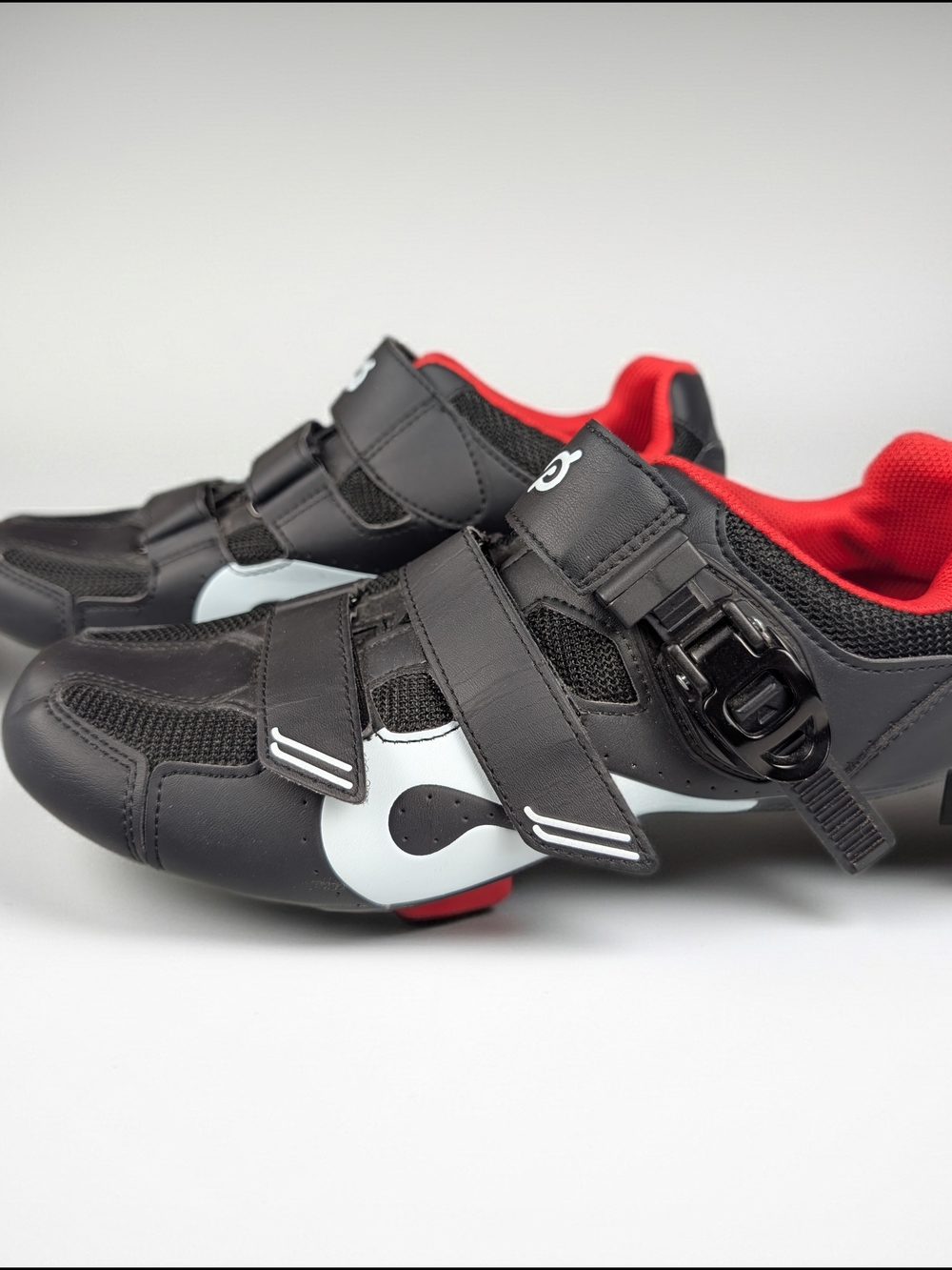 PELOTON PL-SH-B-44 Black Leather Low Top Cycling Shoes Size Men's 10 1/2